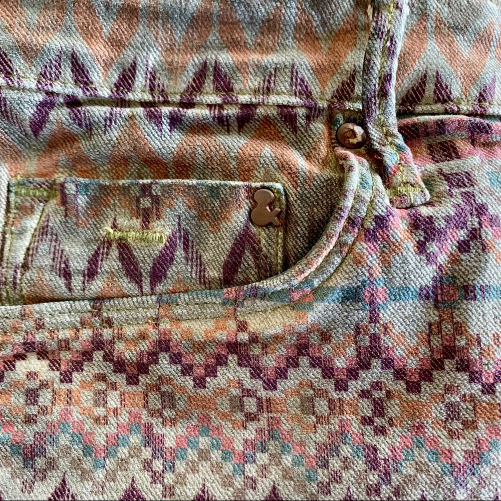 H&M stretchy psychodelic shorts